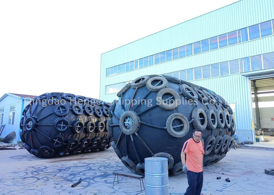 Qualità Three-Year Warranty Pneumatic Rubber Fender 2.0*4.5M For Dock Anti-Collision fabbrica