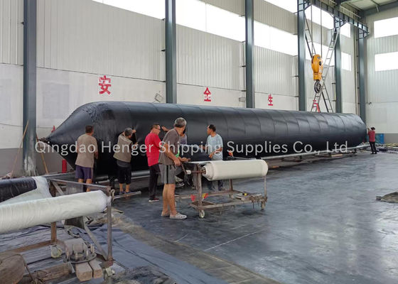Qualità Marine Rubber Airbag Pneumatic Rubber Fender with 0.8-3 M Diameter 4-25 M Length and Medium Pressure (4-5) fabbrica