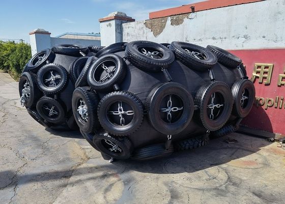 Qualità Tipo catena dello STS Yokohama di Marine Pneumatic Rubber Fender With della nave e rete delle gomme fabbrica