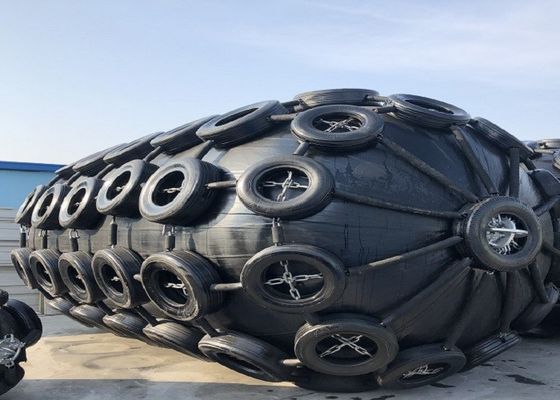 Qualità Tipo catena dello STS Yokohama di Marine Pneumatic Rubber Fender With della nave e rete delle gomme fabbrica