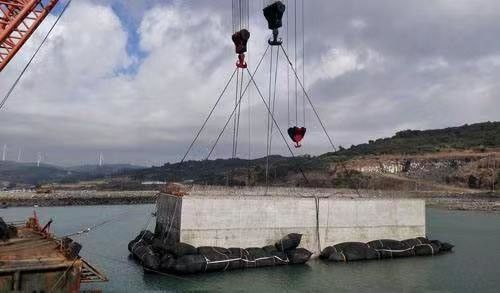 Qualità Marine Rubber Airbag For Launching nera e salvataggio fabbrica