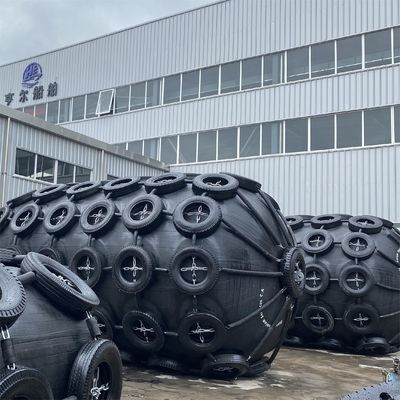 Qualità Two-year Warranty Pneumatic Rubber Fender 2.5*5.5M For Vessel Berthing fabbrica