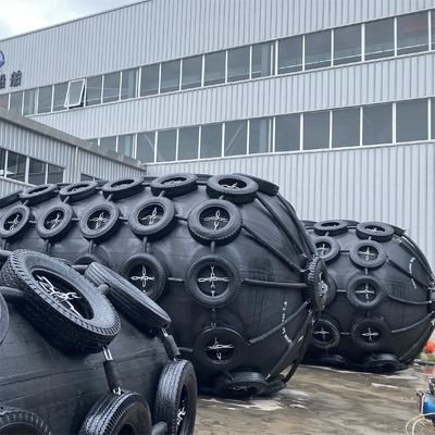 Qualità Three-Year Warranty Pneumatic Rubber Fender 2.0*4.5M For Dock Anti-Collision fabbrica