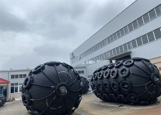 Qualità 50Kpa 3.3*6.5M Yokohama tipo gomma pneumatica con pneumatici a catena fabbrica