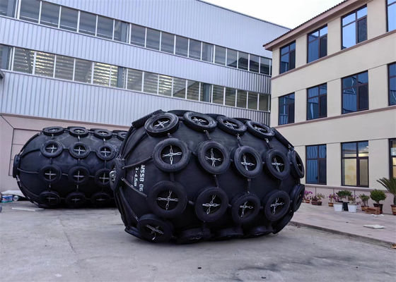 Qualità Dimensioni e requisiti di prestazioni del parafanghi pneumatici in gomma da 50kpa fabbrica