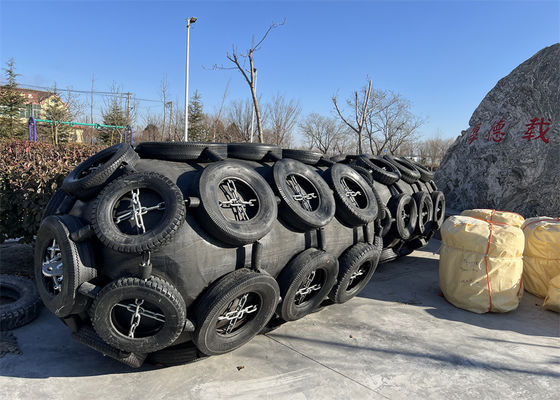 Qualità Pressione del cilindro Fenders marini Nero Facile da installare Protezione dell' ormeggio pneumatico fabbrica