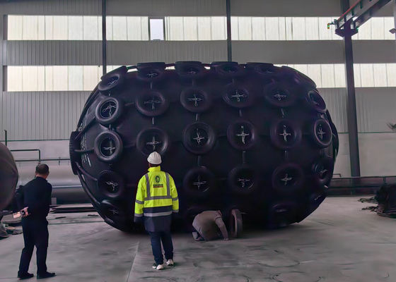 Qualità 50kPa/80kPa Pneumatic Marine Fender and Inflatable Dock Fender with 1M-6.5M Length for Ship-to-Ship and Ship-to-Dock Protection fabbrica