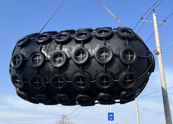 Qualità Da 6 a 12 anni di vita utile per la progettazione Fender marino pneumatico con pressione di lavoro di 50 kPa/80 kPa per la protezione da nave a nave e da nave a molo fabbrica