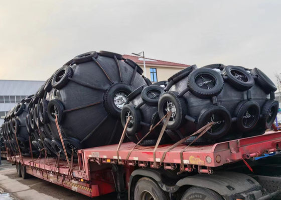 Qualità Da 6 a 12 anni di vita utile per la progettazione Fender marino pneumatico con pressione di lavoro di 50 kPa/80 kPa per la protezione da nave a nave e da nave a molo fabbrica