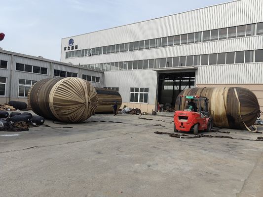 Qualità 50Kpa 80Kpa Yokohama gomma gonfiabile marine Fenders STS STD Marine Dolphin fabbrica