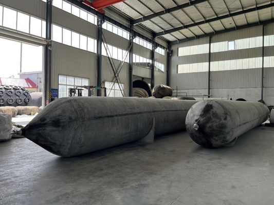 Qualità High Pressure Resistance Inflatable Marine Airbags Cylindrical Type Offering Performance For Ship Launching Cargo Handling fabbrica