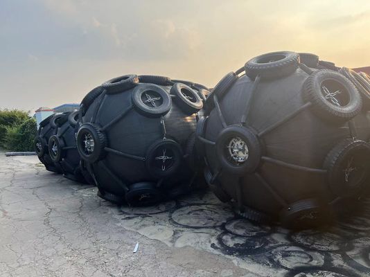 Qualità Fender di gomma pneumatica nera di buona qualità STS 50Kpa Fender di tipo Yokohama fabbrica