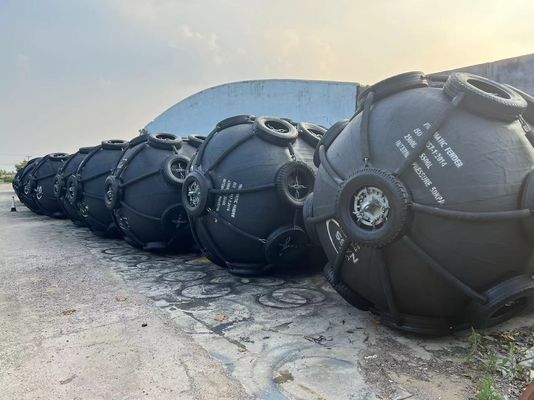 Qualità 0.05MPa/ 0.08MPa Fender in gomma marina con eccellente capacità di assorbimento degli urti e tipo di fionda fabbrica