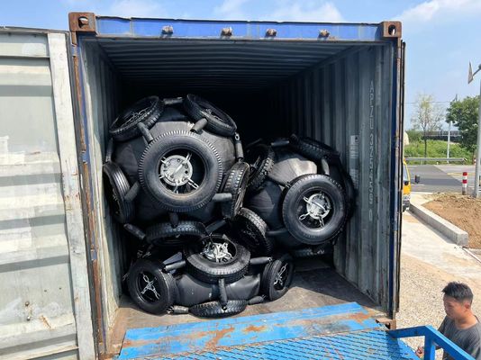 Qualità Parabordi pneumatici in gomma Yokohama neri ad alta pressione per operazioni di salvataggio e soccorso marittimo fabbrica