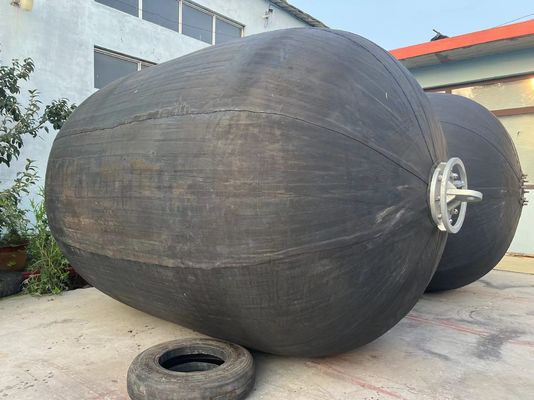 Qualità Yokohama Marine Fenders Gomma e SS Buona resistenza alla corrosione per navi e banchine marine fabbrica