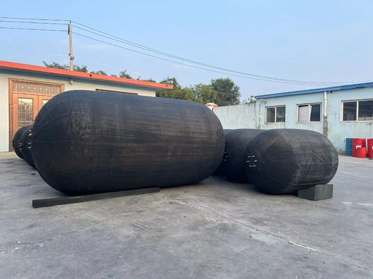 Qualità Yokohama Marine Fenders Gomma e SS Buona resistenza alla corrosione per navi e banchine marine fabbrica