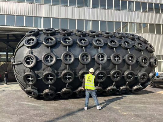 Qualità Certificato BV Fender pneumatico in gomma con pressione interna iniziale di 50/80 Kpa fabbrica