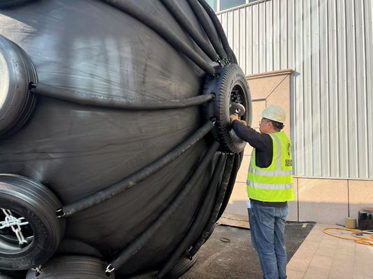 Qualità Cylindri di protezione Yokohama su misura galleggianti fabbrica