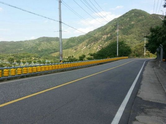 Qualità Barriera di sicurezza staccabile del rullo dei materiali di Eva, barriera della guardia di rotolamento della striscia mediana fabbrica