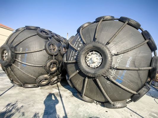 Qualità Pressione interna 50/80Kpa Pneumatici Fender Marini Pressione iniziale 50Kpa Deflezione 60% fabbrica