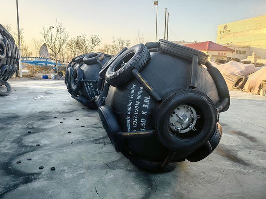 Qualità Assorbimento di energia 300-5000KJ Fender pneumatico in gomma Buona resistenza all'abrasione Parti marine fabbrica