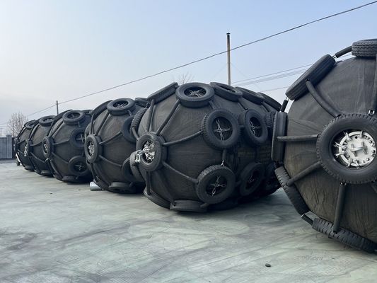 Qualità Assorbimento di energia 300-5000KJ Fender pneumatico in gomma Buona resistenza all'abrasione Parti marine fabbrica