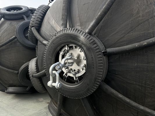 Qualità Fender in gomma pneumatica nera con buona resistenza all'abrasione 24 mesi fabbrica