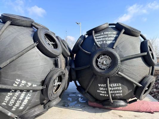 Qualità Protezione delle navi da attracco con le spalle di gomma pneumatica marina fabbrica