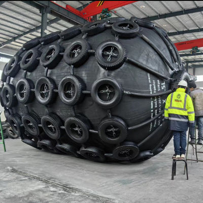 Qualità 0.5*1m-4.8*12m Fender pneumatico in gomma per offshore fabbrica