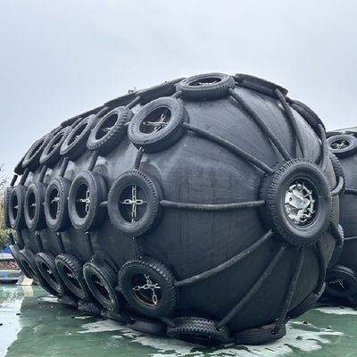 Qualità ISO 17357 Certified Natural Rubber Pneumatic Fender with 50Kpa Working Pressure for Marine Safety fabbrica