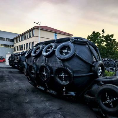 Qualità Parabordo pneumatico in gomma ISO17357 per la protezione da collisioni marittime fabbrica