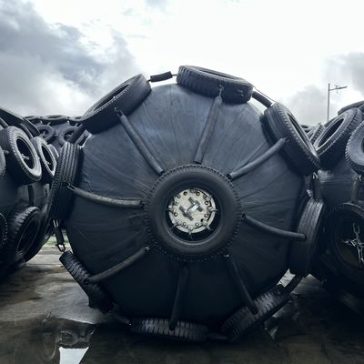 Qualità Heavy Duty Pneumatic Rubber Fender Inflatable Yokohama Type Fender for Protection of Large Oil Tankers and Gas Carriers fabbrica