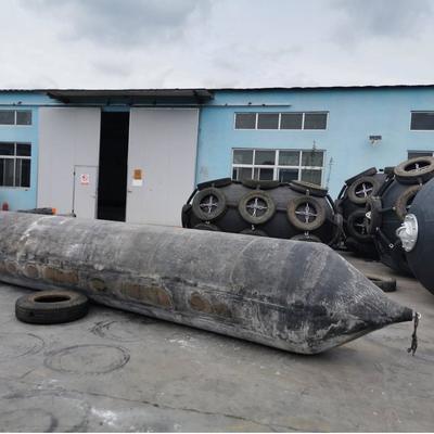 Qualità Airbag di gomma marino su misura per navi, sacchetti di sollevamento di gomma per operazioni marittime pesanti e progetti di salvataggio offshore fabbrica