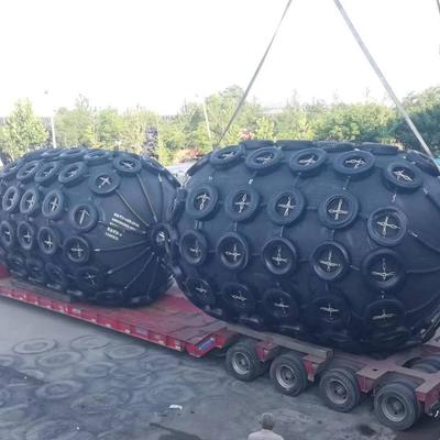 Qualità Parabordi pneumatici in gomma personalizzati affidabili  ISO17357  Diametro da 0,3 a 4,8 M fabbrica
