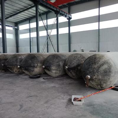 Qualità Marine Rubber Airbag with Integrated Inflation Hose Connection for Quick Air Supply in 0.8-3 M Diameter and 4-25 M Length fabbrica