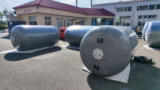 Qualità Parabordi Galleggianti Marini per Protezione Offshore Semplificata con Schiuma e Catena Zincata a Caldo o in Acciaio Inossidabile fabbrica