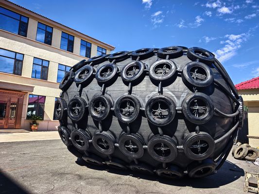 Qualità Parabordo pneumatico in gomma personalizzato 0,3-4,8 M con valvola di sicurezza e durata di conservazione di 24 mesi fabbrica