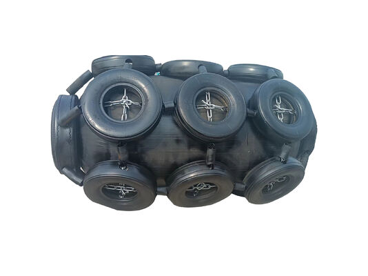 Qualità Rubber naturale Pneumatico Rubber Fender Anti collisione Tipo Righe di protezione a rulli Garantire la protezione da impatti marini e 2 Periodo fabbrica