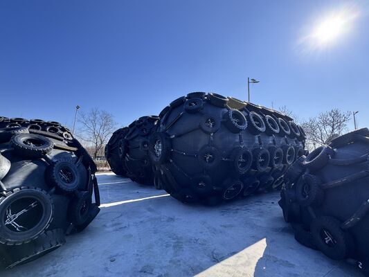 Qualità Fender in gomma pneumatica certificata ISO17357 con dimensioni personalizzate da 0,3 a 4,8 M e pressione da 50 e 80 kPa fabbrica