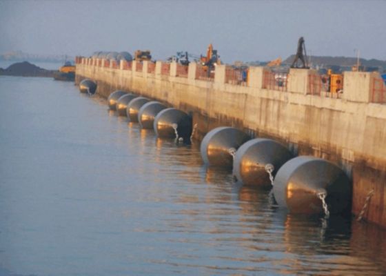Qualità High Density Foam Core Foam Filled Fender with High Energy Absorption Capacity and Positive Buoyancy for Marine Protection fabbrica