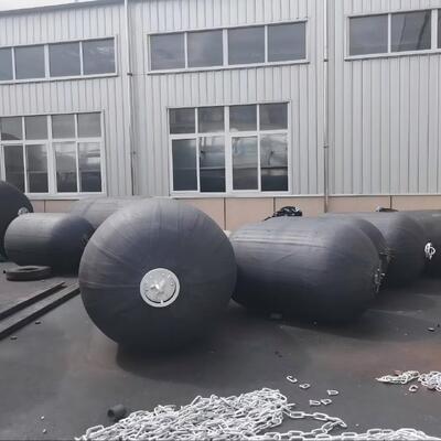 Qualità Fender pneumatico in gomma con design anti onde d'urto per 50kpa e 80kpa di pressione e fabbricazione su misura fabbrica