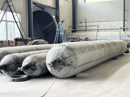 Qualità Marine Rubber Airbag with Stainless Steel Mounting Hardware for Corrosion Free Installation and 0.8-3 M Diameter fabbrica