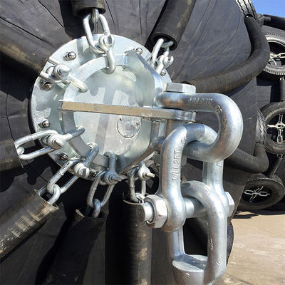 Qualità ISO 17357 Compliant High Elasticity Natural Rubber Pneumatic Rubber Fender for Port Anti-Collision Use fabbrica