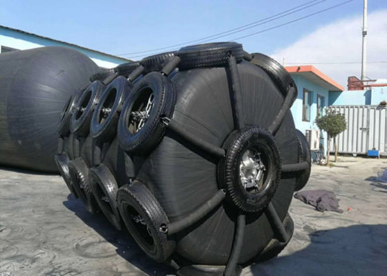 Qualità Low Maintenance Required UV Resistant And Corrosion Resistant Foam Filled Fender with High Energy Absorption Capacity for Marine Floating Fender fabbrica