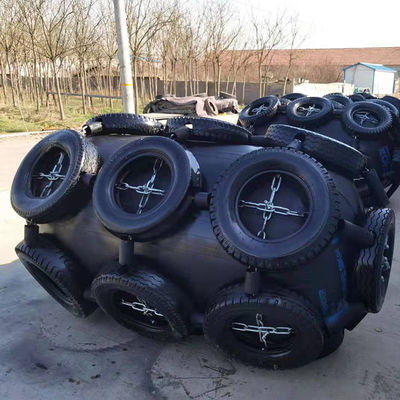 Qualità Polyourethane spuma 50Kpa Marine Fender For Fishing Ship pneumatica fabbrica