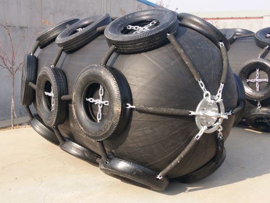 Qualità 50kpa 80kpa Marine Fenders With Chain Type pneumatica Marine Black fabbrica