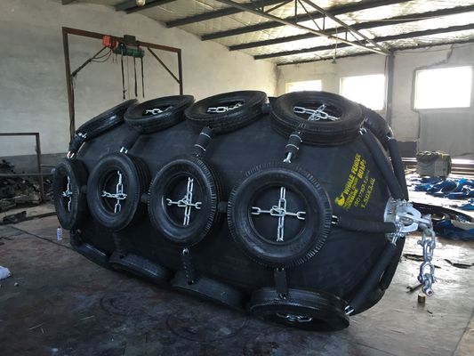 Qualità Protezione 60% Nutural Marine Fender pneumatica di gomma della nave 2x3.5m 50Kpa fabbrica