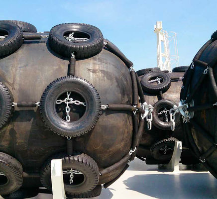 Qualità Yokohama pneumatica che fa galleggiare il cuscino ammortizzatore di gomma di Marine Rubber Fender Ship Natural fabbrica