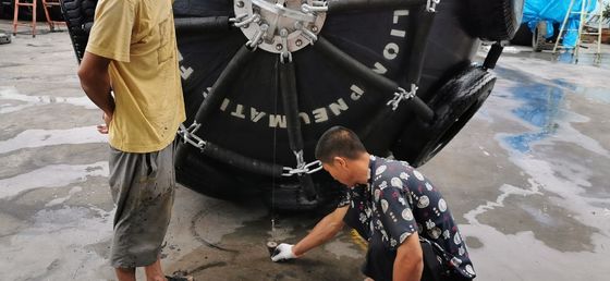 Qualità Cuscino ammortizzatore di gomma pneumatico di galleggiamento pneumatico di Yokohama del cuscino ammortizzatore sottomarino fabbrica