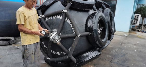 Qualità Tipo diametro di Yokohama dei cuscini ammortizzatori 0.5m-3.3m di Marine Rubber Fender Marine Pier fabbrica
